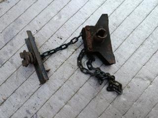 Крепеж запаски NISSAN CARAVAN VWME25 ZD30 2 ракурс
