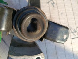 Подушка двигателя TOYOTA PASSO KGC30 1KR-FE 2 ракурс