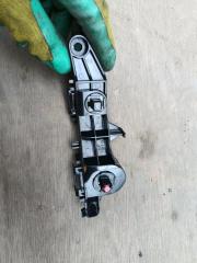 Крепеж бампера правый передний TOYOTA CROWN AZSH36W 52535-30310 4 ракурс