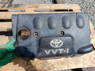 Пластиковая крышка на двс TOYOTA PORTE NNP10 2nz-fe 2 ракурс Пластиковая крышка на двс TOYOTA PORTE NNP10 2nz-fe 2 ракурс