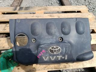 Пластиковая крышка на двс TOYOTA PORTE NNP10 2nz-fe 2 ракурс Пластиковая крышка на двс TOYOTA PORTE NNP10 2nz-fe 2 ракурс