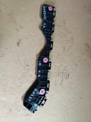 Крепеж бампера правый задний TOYOTA VOXY ZWR80 52155-28130 2 ракурс