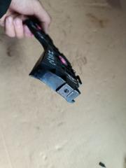 Крепеж бампера правый задний TOYOTA VOXY ZWR80 52155-28130 3 ракурс