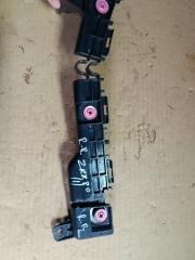 Крепеж бампера правый задний TOYOTA VOXY ZRR80 52575-28030 3 ракурс