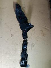Крепеж бампера правый задний TOYOTA VOXY ZRR80 52575-28030 4 ракурс