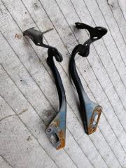 Петля капота HONDA STREAM RN6 R18A 2 ракурс