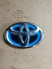 Эмблема TOYOTA AQUA NHP10 1NZ-FXE 1 ракурс