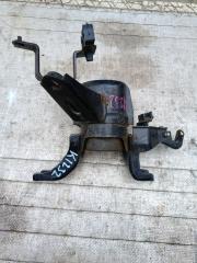 Подушка двигателя правая TOYOTA PRIUS ZVW30 2ZR-FXE 2 ракурс Подушка двигателя правая TOYOTA PRIUS ZVW30 2ZR-FXE 2 ракурс