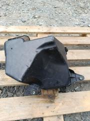 Корпус воздушного фильтра TOYOTA CROWN GRS182 3GR-FSE 4 ракурс