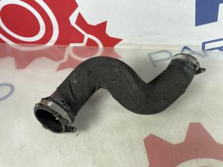 Запчасть патрубок интеркулера правый AUDI Q5 2010