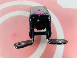 Запчасть петля двери нижняя задняя правая LEXUS IS250 2006