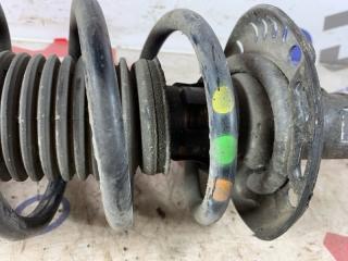 Амортизатор передний Passat 2012 B7 1.4