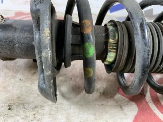 Амортизатор передний Passat 2013 B7 1.4