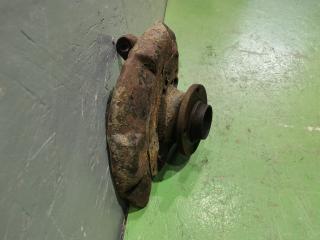 Кулак поворотный правый Volkswagen Passat B3 1.8 RP Кулак поворотный правый Volkswagen Passat B3 1.8 RP