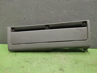 Полка под торпедо Volkswagen Passat 1991
