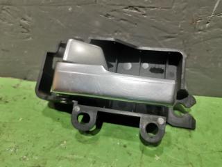 Запчасть ручка внутренняя левая Ford Focus 2008 Седан 1.8 QQDB Б/У Ручка внутренняя левая Ford Focus 2008 Седан 1.8 QQDB Б/У