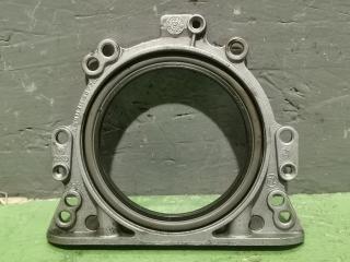 Запчасть крышка коленвала задняя Volkswagen Passat 1998