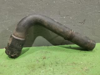 Патрубок системы охлаждения Volkswagen Passat 1998