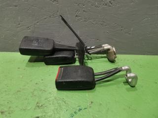 Замок ремня безопасности задний Volkswagen Passat 1998