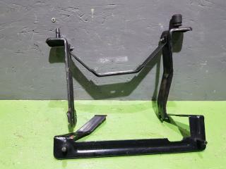 Фото запчасти кронштейн крышки двигателя Great Wall Hover 2009 Б/У запчасть Запчасть кронштейн крышки двигателя Great Wall Hover 2009