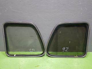 Запчасть стекло боковое глухое ВАЗ Нива 1994