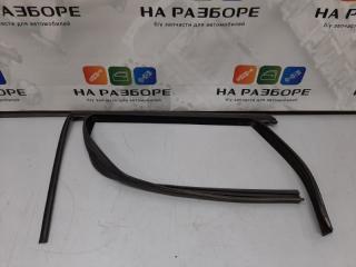 Уплотнительная резинка стекла двери задняя левая FORD Focus 2013