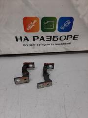 Петля двери задняя правая Skoda Superb 2011