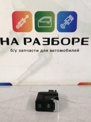 Кнопка парковки Volkswagen Touareg 2012