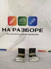 Петля крышки багажника Volkswagen Touareg 2012