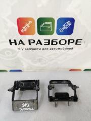 Петля крышки багажника Chevrolet Tahoe 2011