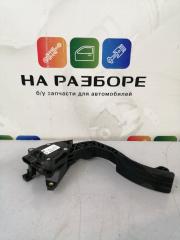 Педаль газа Renault logan 2014