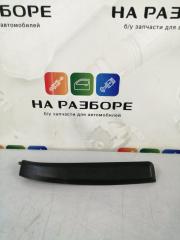 Накладка на петлю багажника левая Volkswagen Touareg 2004