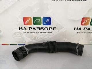 Патрубок воздушного фильтра правый Volkswagen Touareg 2004