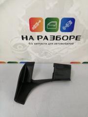 Накладка на петлю багажника левая Volkswagen Touareg 2004