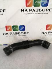 Патрубок воздушного фильтра левый Volkswagen Touareg 2004