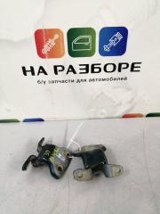 Запчасть петля двери задняя правая Mitsubishi Pajero 1997