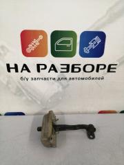 Ограничитель двери задний правый Chevrolet TrailBlazer 2003