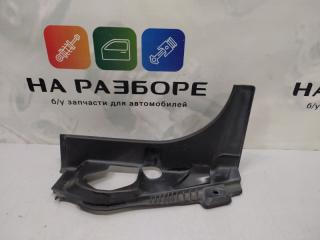 Накладка на петлю багажника задняя левая TOYOTA Land Cruiser 2016