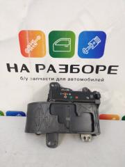 Накладка на консоль между сиденьями TOYOTA AVENSIS 2010 Б/У Накладка на консоль между сиденьями TOYOTA AVENSIS 2010