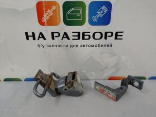 Петля двери передняя правая Volkswagen Touareg 2003 Б/У Петля двери передняя правая Volkswagen Touareg 2003