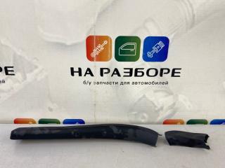 Накладка на петлю багажника правая Volkswagen Touareg 2003