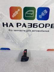 Запчасть кнопка подогрева сидений правая Chevrolet Captiva 2012