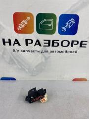 Запчасть блок управления стеклами (кнопка ) задний правый Chevrolet Captiva 2012