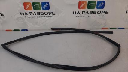 Уплотнительная резинка стекла двери передняя правая TOYOTA rav4 2010