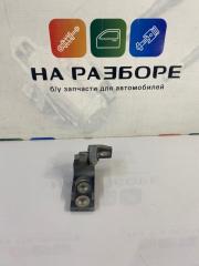 Петля двери передняя правая Opel Corsa (D) 2007 Б/У Петля двери передняя правая Opel Corsa (D) 2007