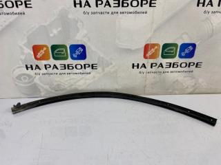 Уплотнительная резинка на дверь передняя правая Renault Duster 2012