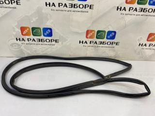 Уплотнительная резинка на дверь передняя правая Mazda 6 2005