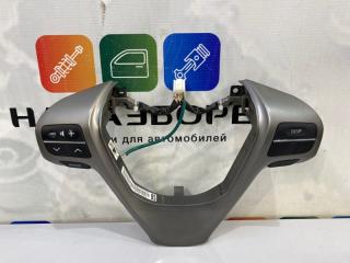 Кнопки в руль Toyota Avensis 2009