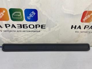 Накладка на порог внутренняя передняя правая Toyota Avensis 2009