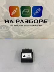 Блок управления дверьми Toyota Avensis 2009